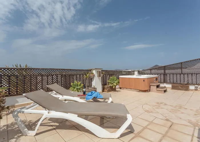 Penthouse Con Jacuzzi * Costa Teguise